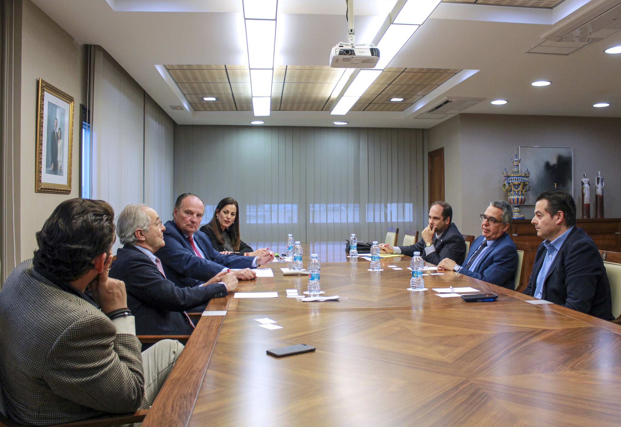 Fotonoticia: el embajador de Cuba visita Cámara Valencia
