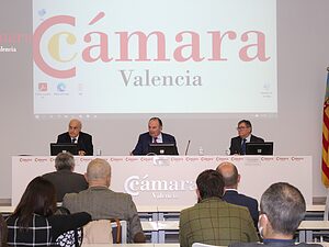 Fotonoticia: los cónsules honorarios de Hungría y Polonia en Valencia debaten sobre las repercusiones económicas de la invasión de Ucrania en un coloquio en Cámara Valencia