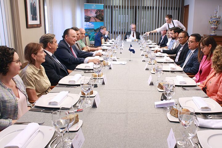 Fotonoticia: almuerzo de trabajo con el Embajador de Honduras en España
