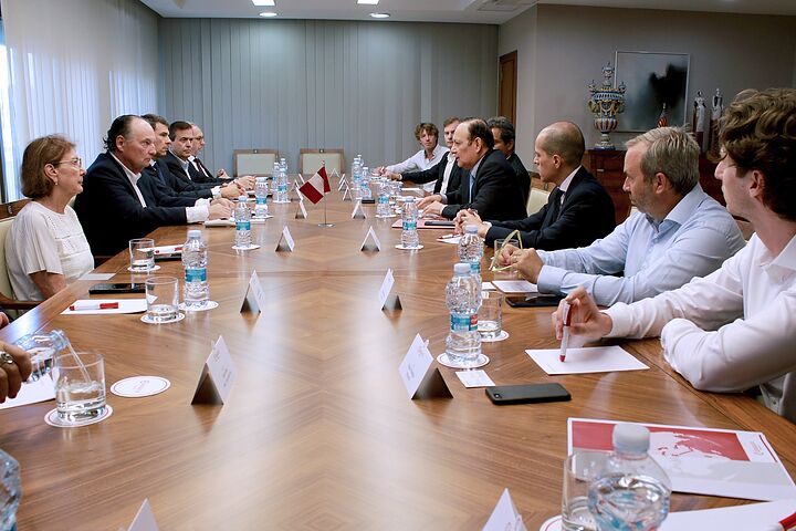 Fotonoticia: visita institucional del embajador de Perú en España