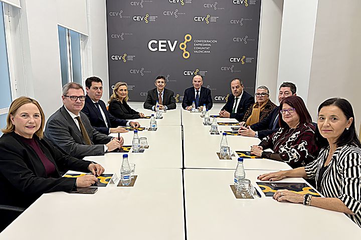La CEV y las Cámaras de la Comunitat refuerzan su colaboración