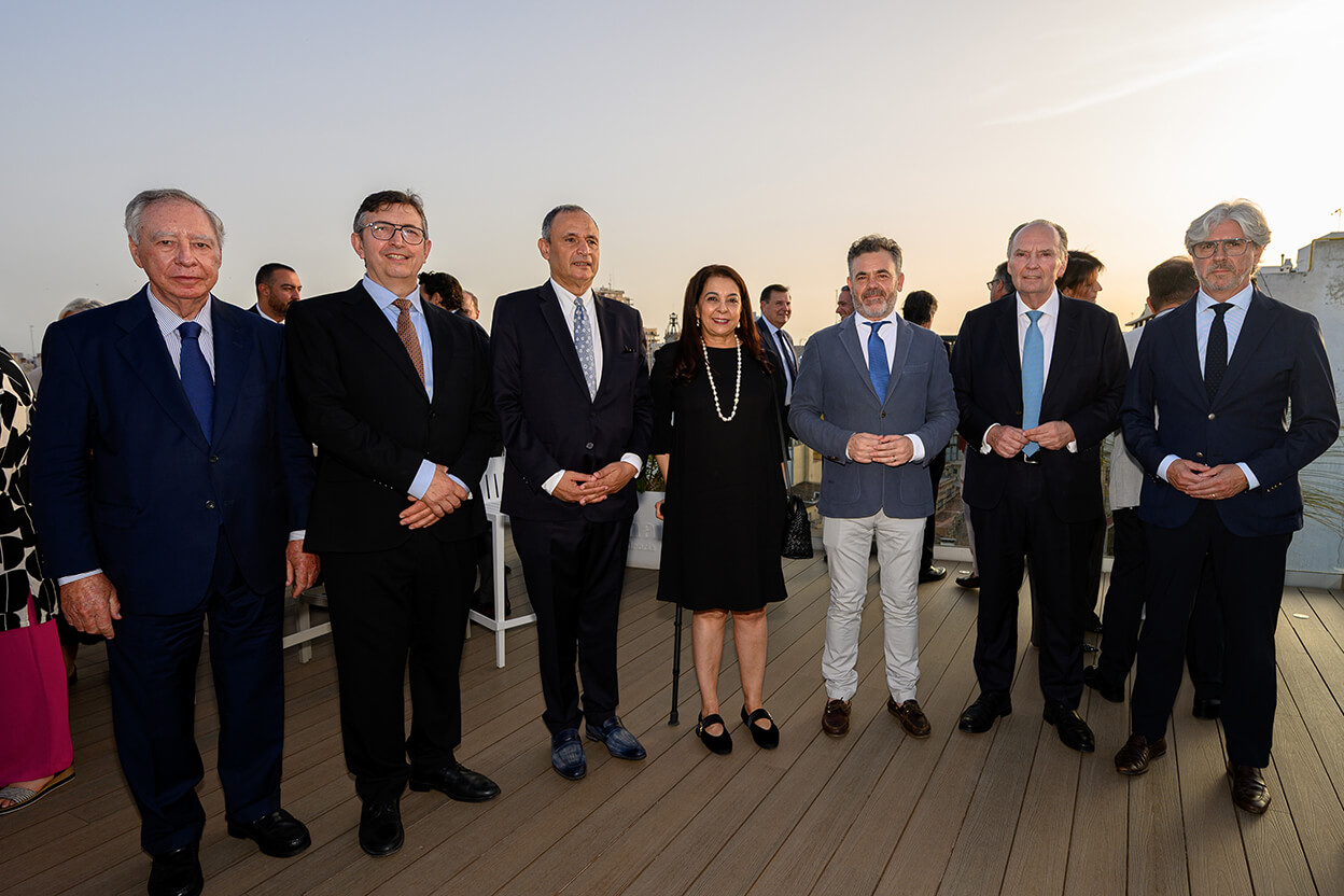 Las Cámaras de la Comunitat y la CEV reúnen al ministro de Industria y Comercio de Marruecos con empresarios valencianos para reforzar las relaciones económicas bilaterales